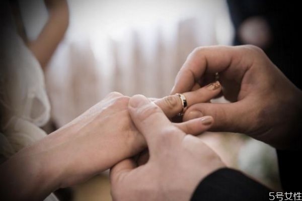 离婚不要孩子女人后果(离婚女人再婚的三种结果)