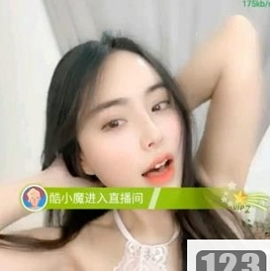 樱花直播大二学生妹（温尔）被爆微信私发定制写真，尺度惊人！17部